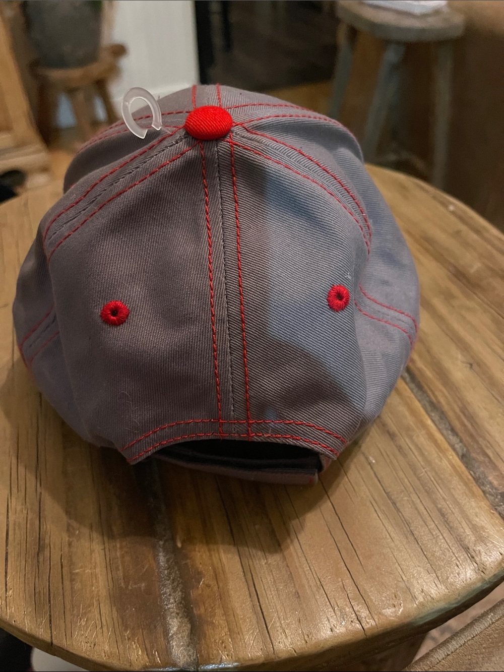 Officially licensed MLB Genuine Merchandise Cleveland baseball cap. Made of 100% - Picture 2 of 5
